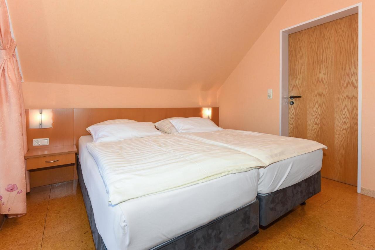 Hotel-Pension Altes Siel Bensersiel Exterior foto